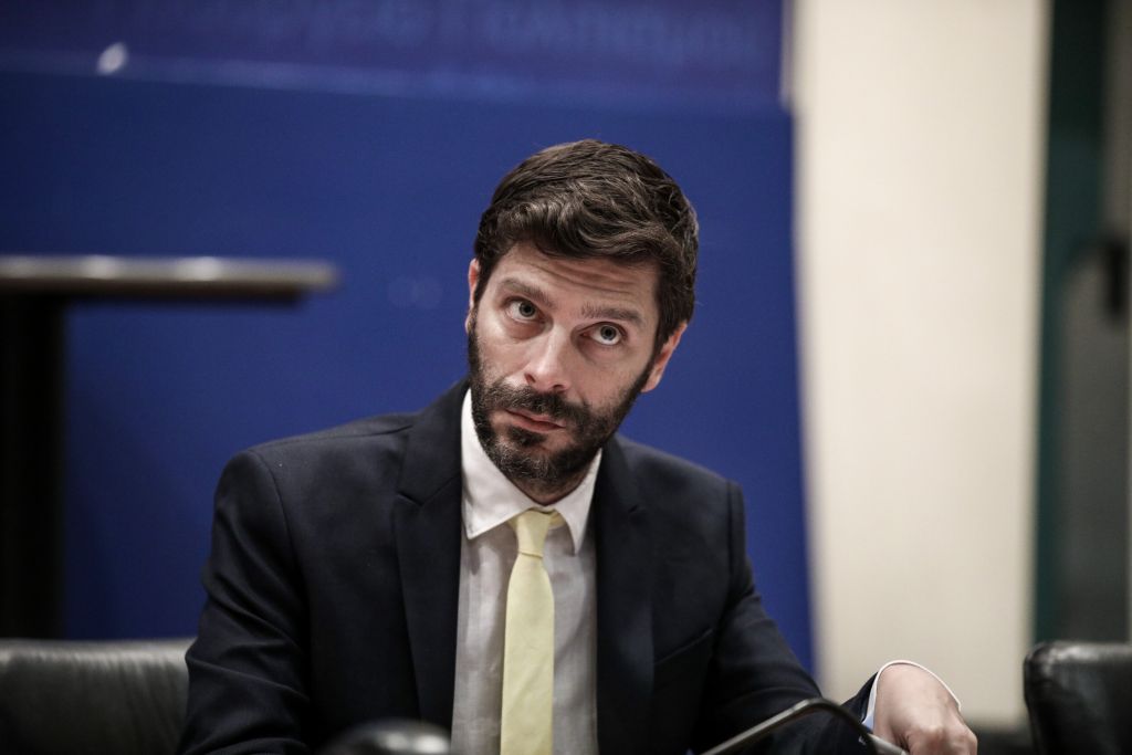 Γιατρομανωλάκης: Δράσεις για τη στήριξη Ουκρανών καλλιτεχνών