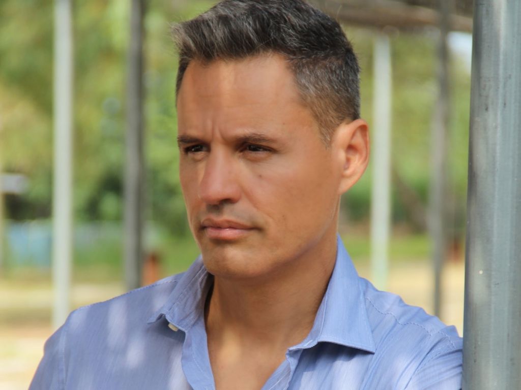 Νέα εμετική ανάρτηση από τον Γρηγόρη Πετράκο – Ομοφοβικό παραλήρημα για τον Παπακαλιάτη