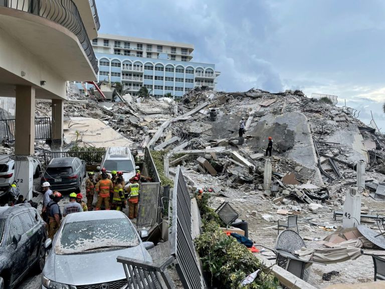 Φλόριντα: Στους 86 ο επιβεβαιωμένος αριθμός των νεκρών από την κατάρρευση της πολυκατοικίας | tovima.gr