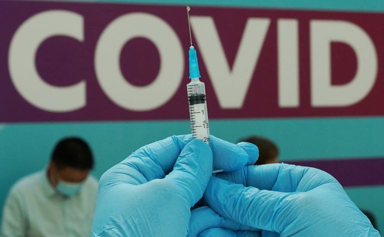 Εμβόλιο: Πρόωρη η συζήτηση για ενισχυτική δόση, εκτιμούν κορυφαίοι ειδικοί | tovima.gr