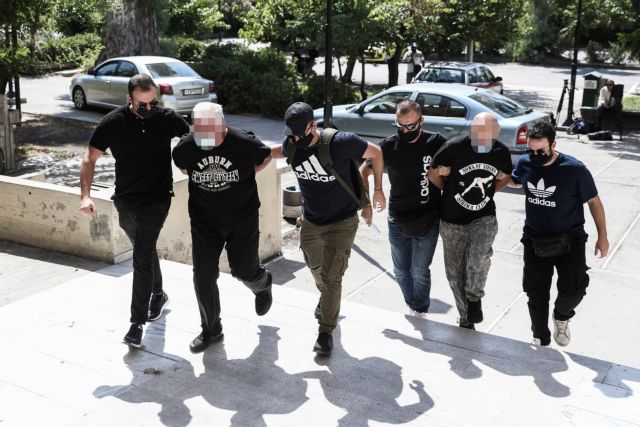Ηλιούπολη: Ο άγνωστος βίος του ράπερ αστυνομικού-βιαστή – Οι σχέσεις με κύκλωμα σωματεμπορίας και η βαλκανική εταιρεία-βιτρίνα | tovima.gr