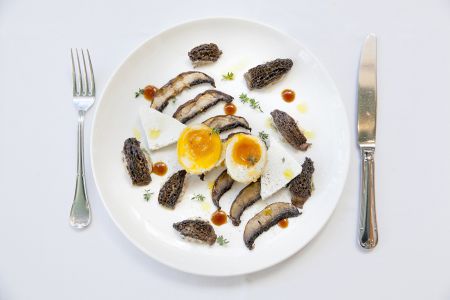 Μανιτάρια με τραγανό αβγό και ανθότυρο