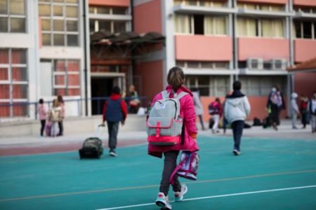 Σχολεία: Φόβοι για άνοιγμα εν μέσω 4ου κύματος – Οι οδηγίες του CDC