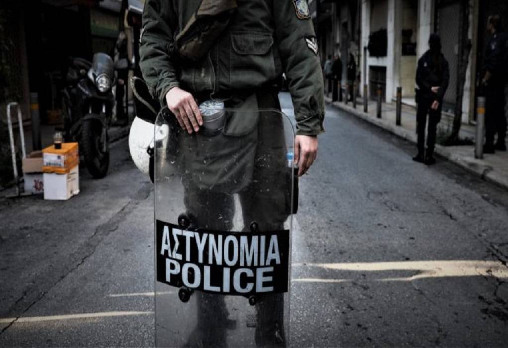 Διεθνής Αμνηστία: Κατάχρηση εξουσίας από τις ελληνικές Αρχές – Καταπατούν το δικαίωμα στη διαμαρτυρία