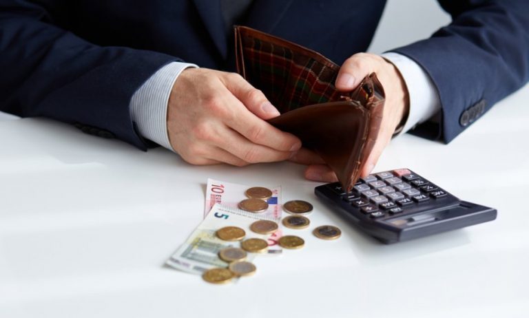 Μπαράζ πληρωμών έως το τέλος Δεκεμβρίου