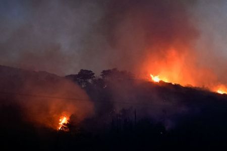 Σάμος: Ολονύχτια μάχη με τις φλόγες – Σε επαγρύπνηση οι κάτοικοι τριών χωριών