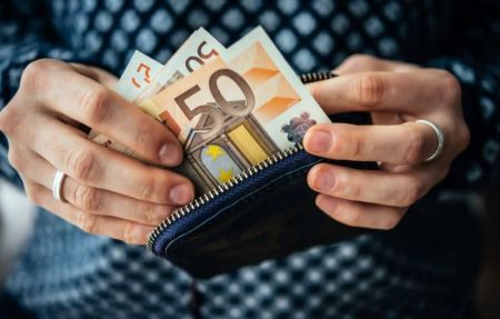 Δεύτερη αύξηση του κατώτατου μισθού από 1η Μαΐου