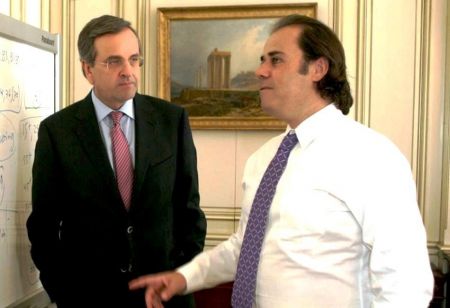 Demonstrating the conspiracy scheme against Stavros Papastavrou