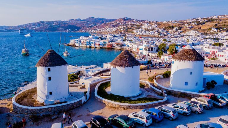 Mykonos mayor requests a change of measures with mandatory mask and 72-hour green pass | tovima.gr