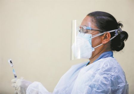 «Εμβολιαστείτε όλοι τώρα»!