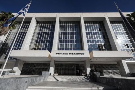 Novartis – Παπαγγελόπουλος: Τι αποφασίστηκε για τον αποχαρακτηρισμό των μαρτύρων «Κελέση» και «Σαράφη»