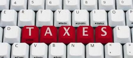 Εφορία : Ενας στους δύο φορολογούμενους δεν θα πληρώσει φόρο με τα φετινά εκκαθαριστικά – Τι είπε ο Σταϊκούρας