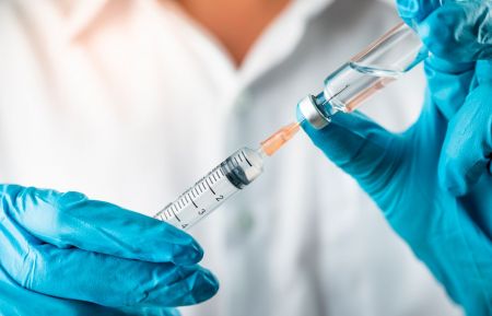 Κορωνοϊός: Γιατί νοσούν και εμβολιασμένοι
