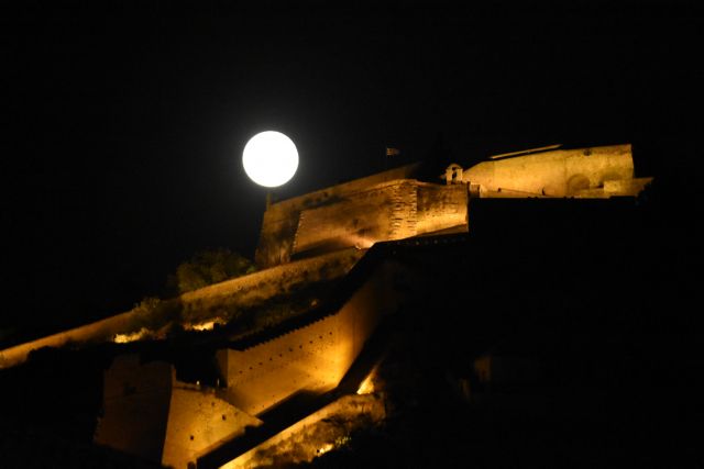 Πανσέληνος Ιουλίου: Eντυπωσιακές εικόνες από το «Φεγγάρι του Ελαφιού»