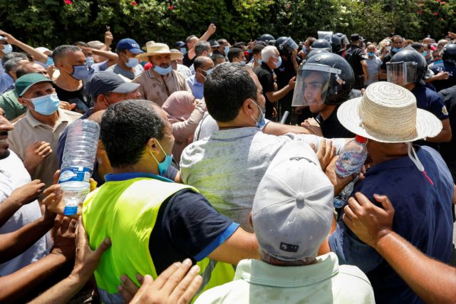 Τυνησία: Απαγόρευση κυκλοφορίας επέβαλε ο πρόεδρος