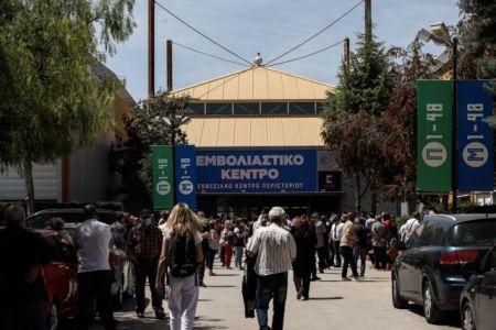 Εμβόλια: Ποιες είναι οι πιθανότητες μόλυνσης για έναν πλήρως εμβολιασμένο