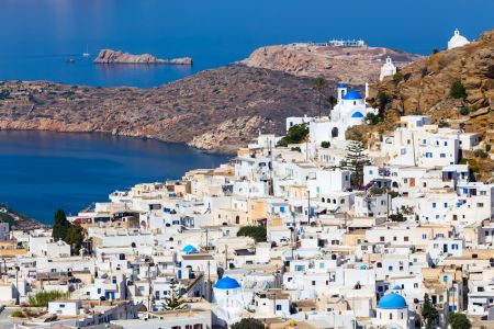 Islands of Ios, Mykonos on verge of COVID-19 lockdown, concerns about six more islands