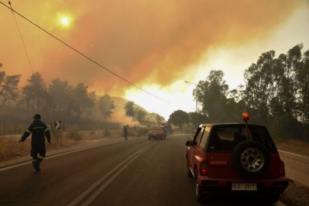 ΓΓΠΠ – Πολύ υψηλός κίνδυνος πυρκαγιάς τη Δευτέρα σε πολλές περιοχές της χώρας