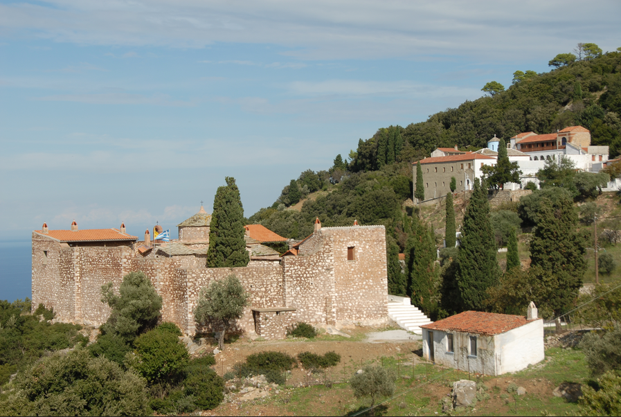 Σκόπελος – Ο Άγιος Ρηγίνος και τα σημαντικότερα μοναστηριακά συγκροτήματα