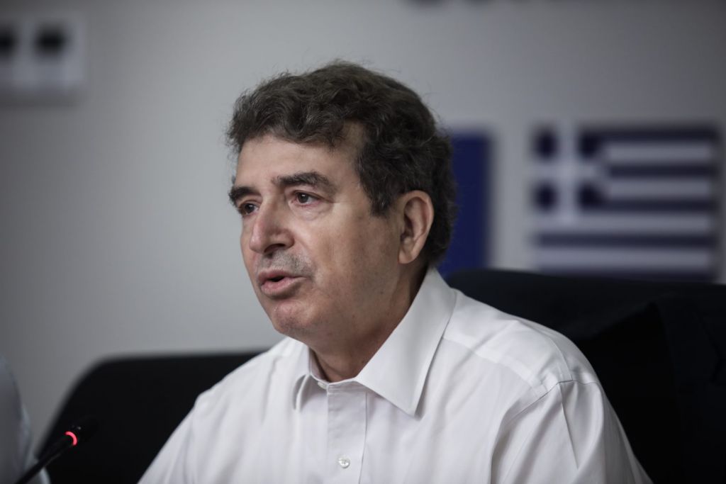 Χρυσοχοΐδης – Δύσκολη η φωτιά στην Αχαΐα – Είμαστε σε κινητοποίηση