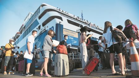 Η «ωρολογιακή βόμβα» του Δεκαπενταύγουστου