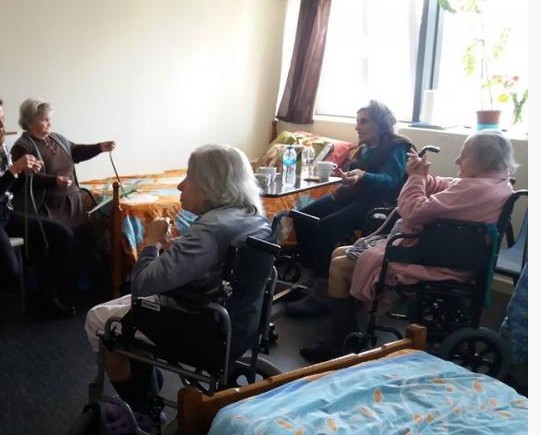 Εκκένωση γηροκομείου στις Αχαρνές λόγω της φωτιάς