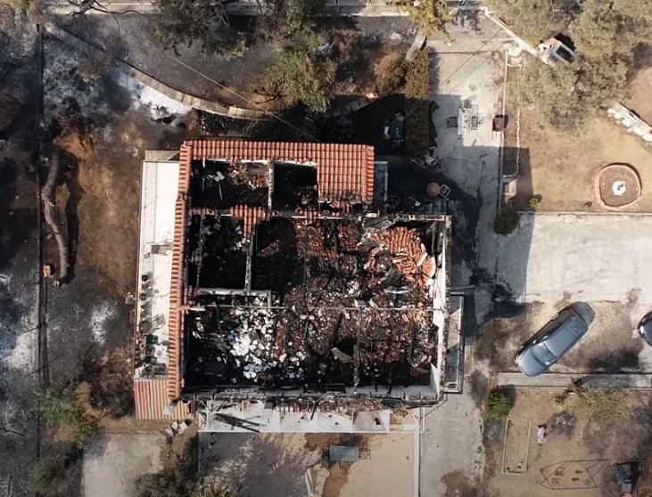 Φωτιά στη Βαρυμπόμπη – Πτήση με drone αποκαλύπτει το μέγεθος της καταστροφής