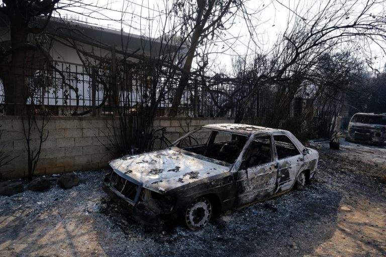 Φωτιά στη Βαρυμπόμπη – Τη σχολίασε ο Γκάρι Λίνεκερ – Η «σπόντα» για τους αρνητές της κλιματικής αλλαγής | tovima.gr