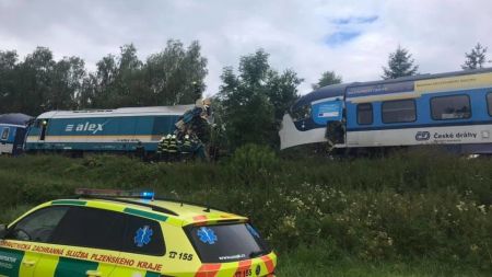 Τσεχία – Σύγκρουση τρένων με 2 νεκρούς και πολλούς τραυματίες