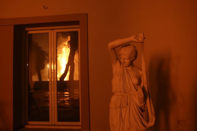 Φωτιές – Εισαγγελική έρευνα για την καταστροφική πυρκαγιά στη Βαρυμπόμπη | tovima.gr
