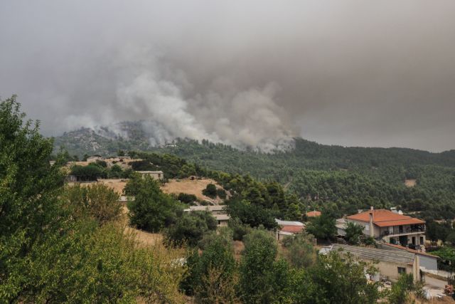 Η Εύβοια παραδομένη στις φλόγες – Εκκενώνεται η Αγία Άννα και τρεις ακόμα οικισμοί | tovima.gr