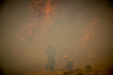 Φωτιά στη Φωκίδα: Εκκενώνονται τρεις ακόμα οικισμοί – Μήνυμα του 112