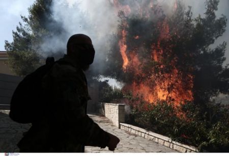 Δίωξη σε βαθμό κακουργήματος στον 43χρονο για τη φωτιά στο Κρυονέρι