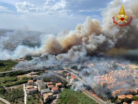 Ιταλία – Εξήντα εστίες πυρκαγιάς στην Καλαβρία – Δύο νεκροί στην περιοχή Σαν Λορέντσο
