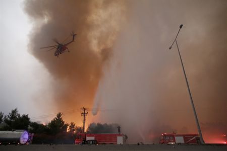 Πυροσβεστική – Προσφορά τεσσάρων ελικοπτέρων από την εταιρεία Μυτιληναίου