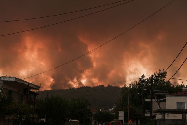 Φωτιά στην Εύβοια – Κόλαση αναζωπυρώσεων – Ηρωικές μάχες των κατοίκων για να σώσουν τον τόπο τους | tovima.gr