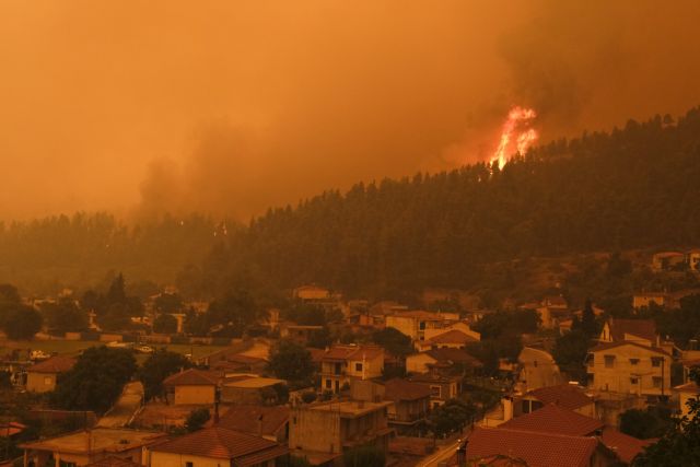 Φωτιά στην Εύβοια – Ξεφεύγει η κατάσταση σε Αβγαριά και Γερακιού – Μάχη με τις αναζωπυρώσεις | tovima.gr