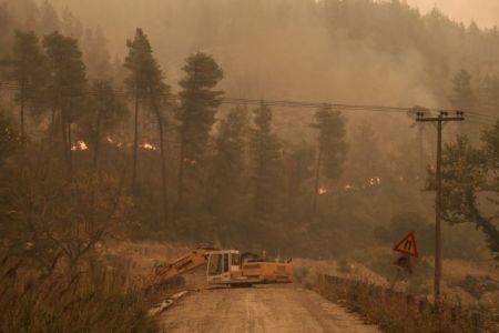 Φωτιές στην Ελλάδα – Τρομακτική διαπίστωση: «Αυτό που ζούμε μας προειδοποιεί ότι το ζοφερό μέλλον είναι ήδη εδώ»
