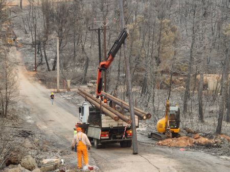 ΔΕΔΔΗΕ – 10.000 νοικοκυριά παραμένουν χωρίς ρεύμα στην Αττική