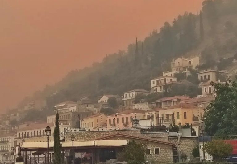 Ανατολική Μάνη – Ανυπολόγιστη η καταστροφή, η φωτιά μαίνεται ακόμη – Σε απελπισία οι κάτοικοι | tovima.gr