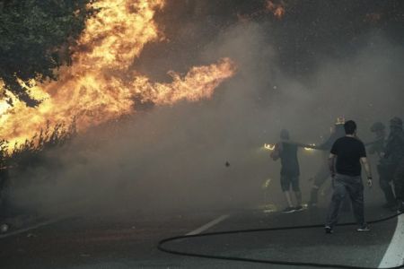 Πυρκαγιές – Εφάπαξ ενίσχυση 6.000 ευρώ στους τραυματίες – Μέριμνα για περίθαλψη των εγκαυματιών