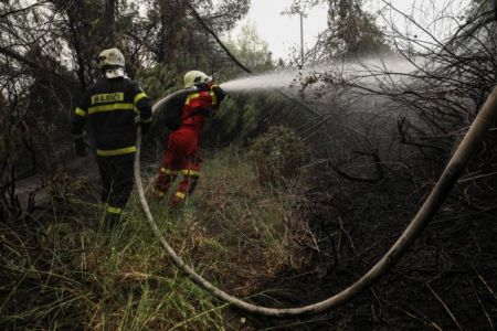 Γορτυνία – Αναζωπύρωση στο Λιβαδάκι – Εντολή εκκένωσης οικισμών