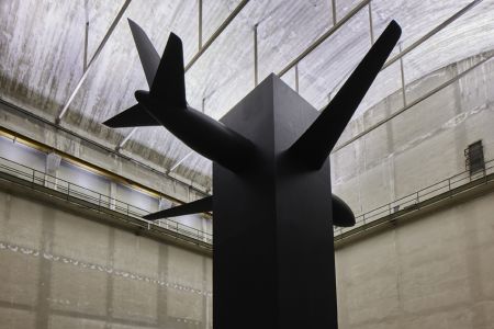 Τα μαύρα κουτιά του Μαουρίτσιο Κατελάν