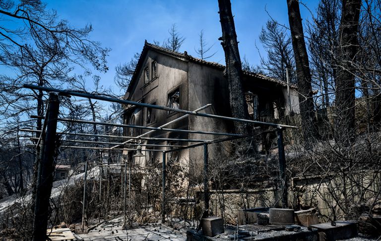 Φωτιές – Πώς και πότε θα αποζημιωθούν οι πυρόπληκτοι  | tovima.gr