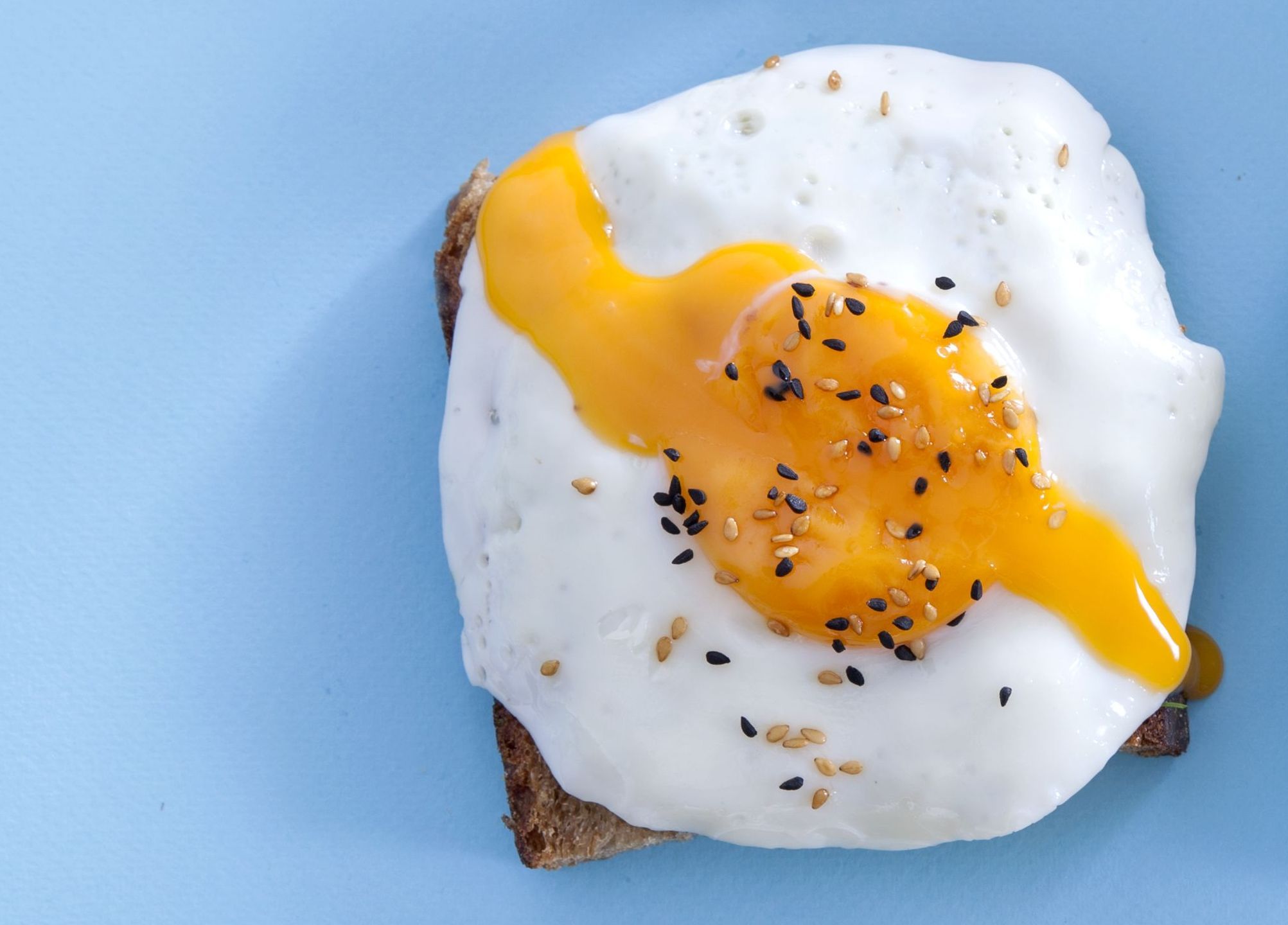 Τοστ με άλειμμα αβοκάντο και αβγό