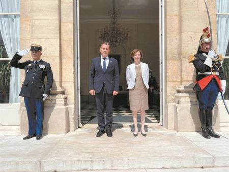 Γιατί θέλουν οι Γάλλοι να πάμε στο… Μάλι