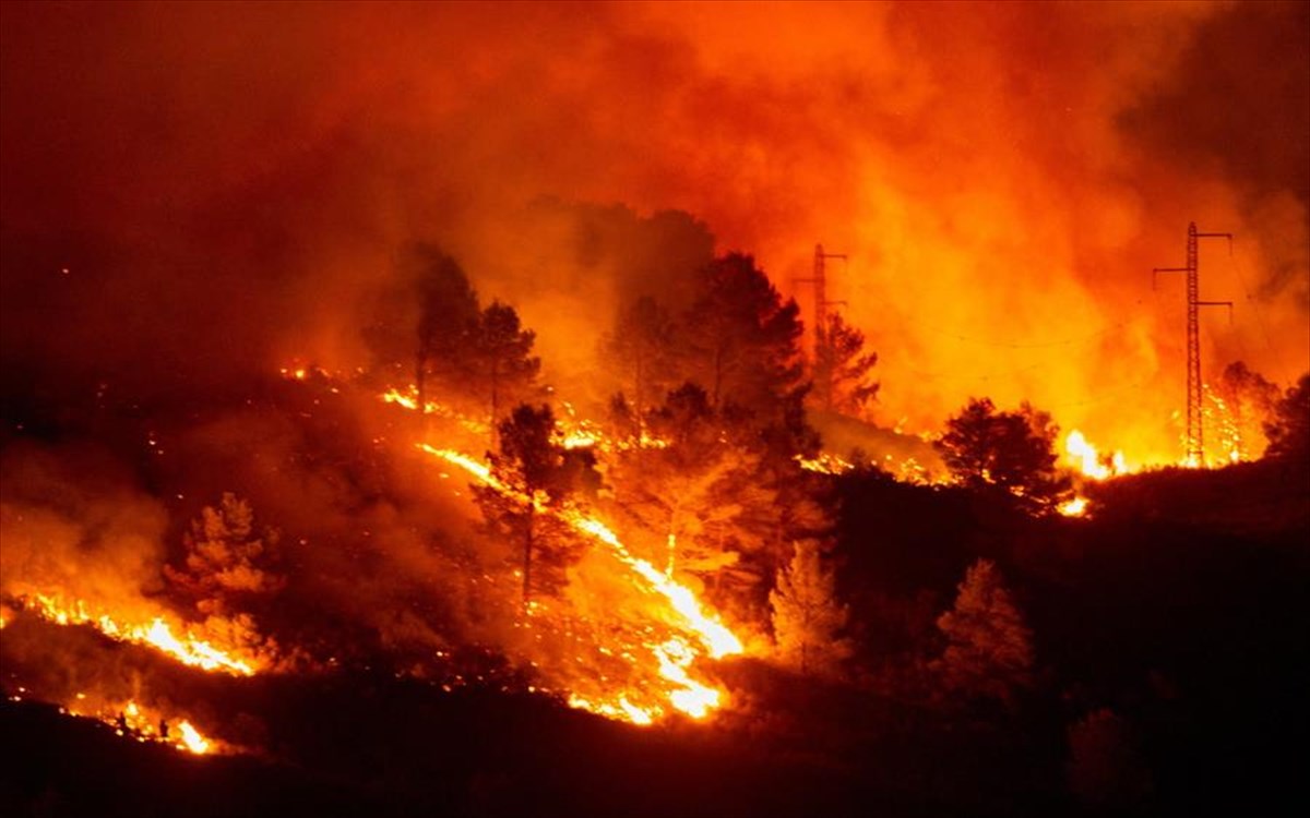 Πυρκαγιές σε Ισπανία και Πορτογαλία μετά το κύμα καύσωνα