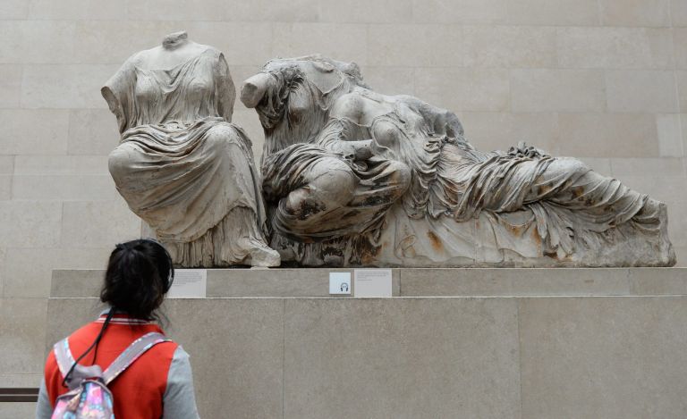 Mendoni – “Offensive to dangerous conditions for the Parthenon Sculptures” | tovima.gr