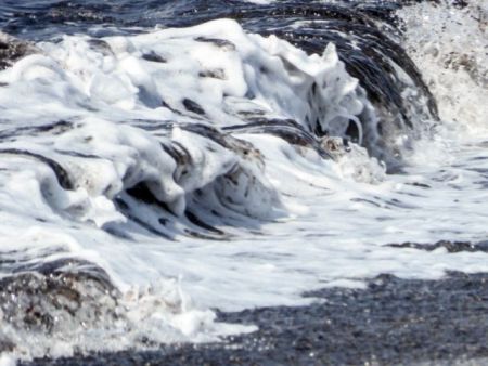 Ηράκλειο – 10χρονο παιδί στο έλεος των κυμάτων – Σε σοβαρή κατάσταση στο νοσοκομείο