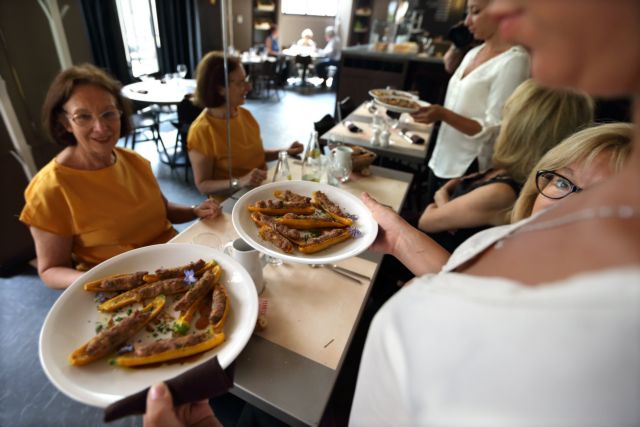 Κορωνοϊός – Μόνο εμβολασμένοι σε κλειστούς χώρους – Πότε θα βγει απόφαση